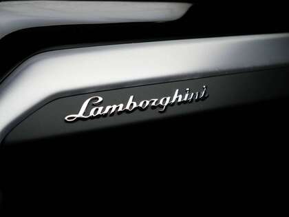 used 2022 Lamborghini Urus car, priced at $259,900