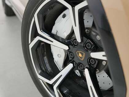 used 2022 Lamborghini Urus car, priced at $259,900