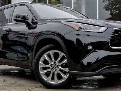 used 2025 Toyota Highlander car, priced at $56,495