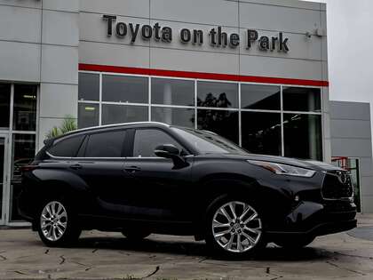 used 2025 Toyota Highlander car, priced at $56,495