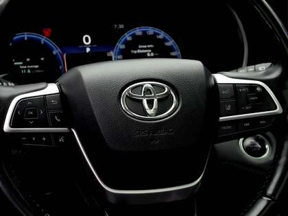 used 2025 Toyota Highlander car, priced at $56,495