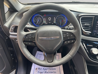 used 2025 Chrysler Pacifica car, priced at $42,251