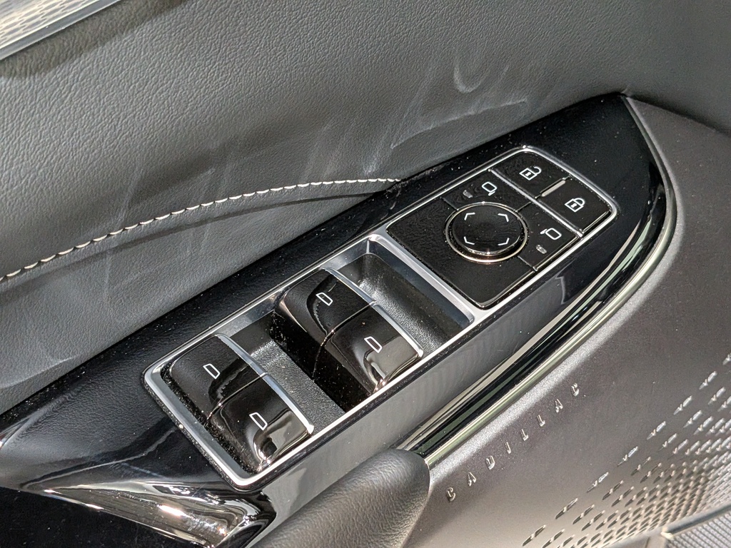 Cadillac LYRIQ 2024