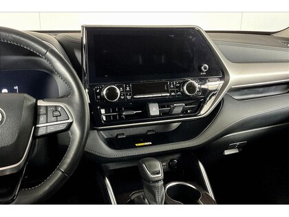 used 2023 Toyota Highlander car, priced at $55,998