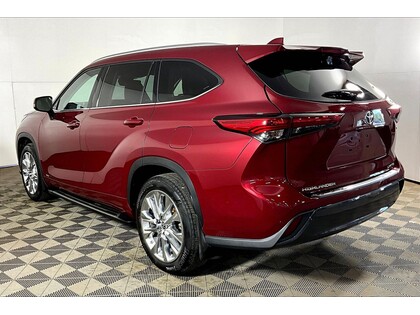 used 2023 Toyota Highlander car, priced at $55,998