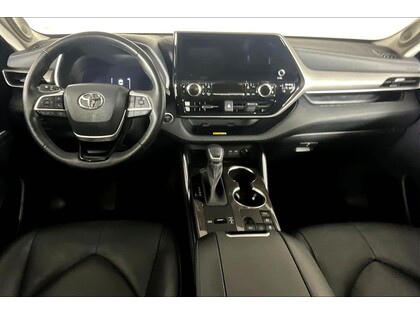 used 2023 Toyota Highlander car, priced at $55,998