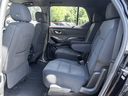 used 2023 Chevrolet Traverse car, priced at $33,495