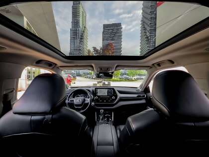 used 2022 Toyota Highlander car, priced at $44,495