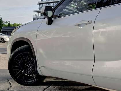 used 2022 Toyota Highlander car, priced at $44,495