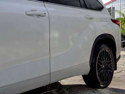 used 2022 Toyota Highlander car, priced at $44,495