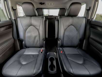 used 2022 Toyota Highlander car, priced at $44,495