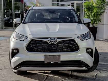 used 2022 Toyota Highlander car, priced at $44,495
