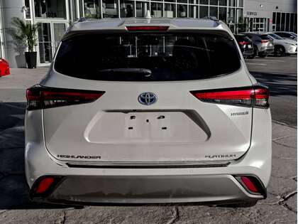 used 2022 Toyota Highlander car, priced at $44,495