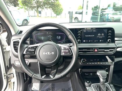 used 2025 Kia Seltos car, priced at $29,999