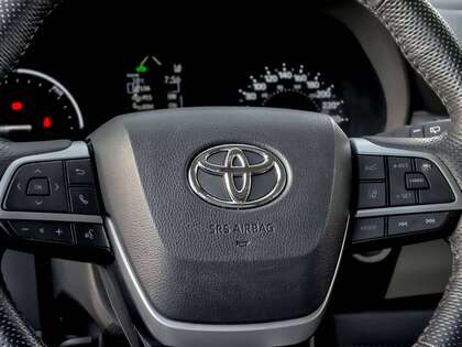 used 2024 Toyota Sienna car, priced at $52,995