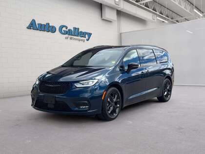 used 2025 Chrysler Pacifica car, priced at $43,307