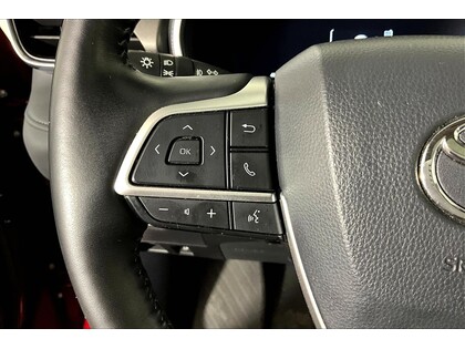used 2024 Toyota Highlander car, priced at $55,998