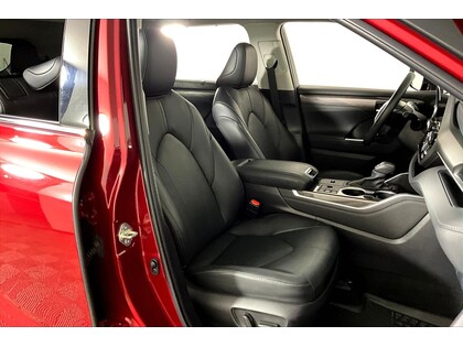used 2024 Toyota Highlander car, priced at $55,998