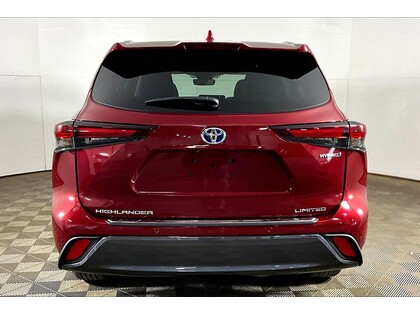 used 2024 Toyota Highlander car, priced at $55,998