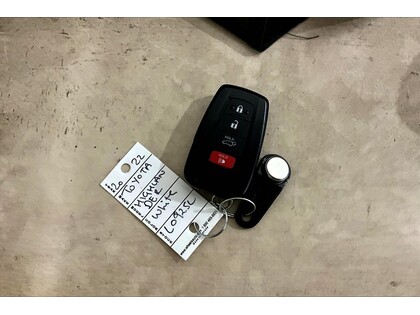 used 2022 Toyota Highlander car, priced at $44,998