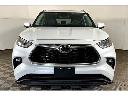 used 2022 Toyota Highlander car, priced at $44,998