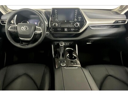 used 2022 Toyota Highlander car, priced at $44,998