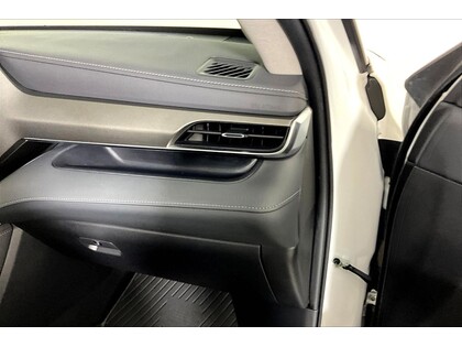 used 2022 Toyota Highlander car, priced at $44,998