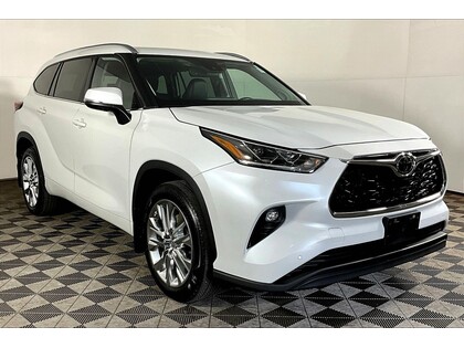 used 2022 Toyota Highlander car, priced at $44,998