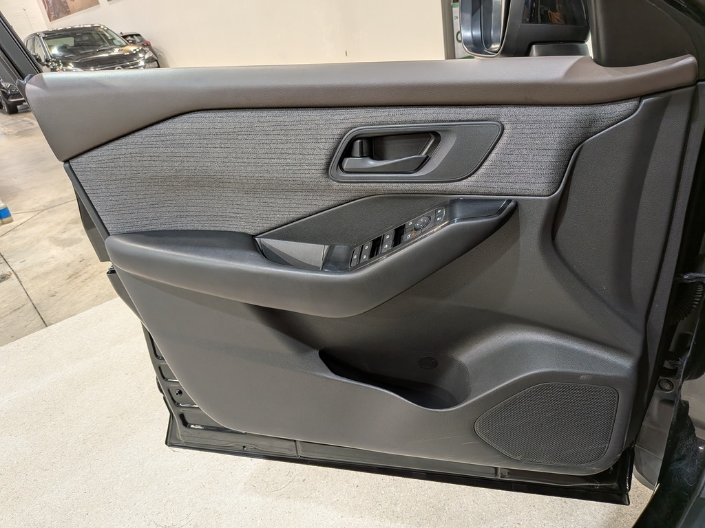 Nissan Rogue 2023