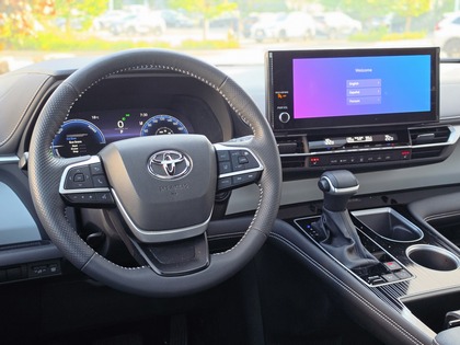 used 2025 Toyota Sienna car, priced at $65,888