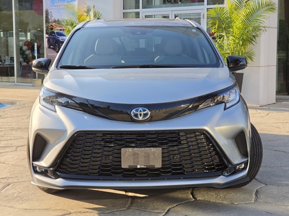 used 2025 Toyota Sienna car, priced at $65,888