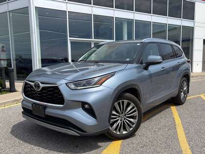 used 2021 Toyota Highlander car, priced at $39,995