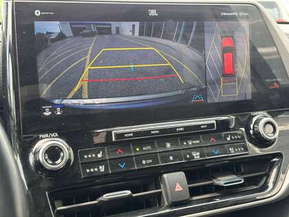 used 2021 Toyota Highlander car, priced at $39,995