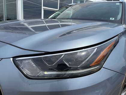 used 2021 Toyota Highlander car, priced at $39,995
