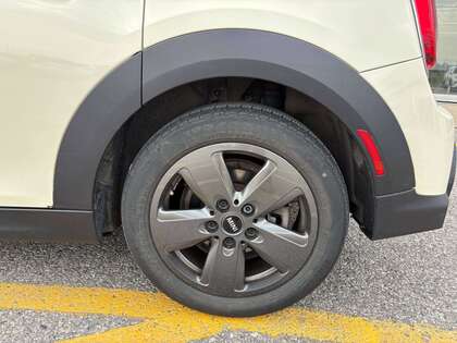 used 2022 MINI 5 Door car, priced at $25,995
