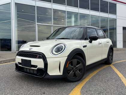 used 2022 MINI 5 Door car, priced at $25,995