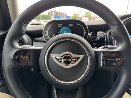 used 2022 MINI 5 Door car, priced at $25,995