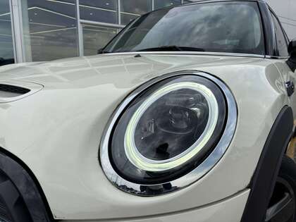 used 2022 MINI 5 Door car, priced at $25,995