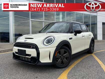used 2022 MINI 5 Door car, priced at $25,995
