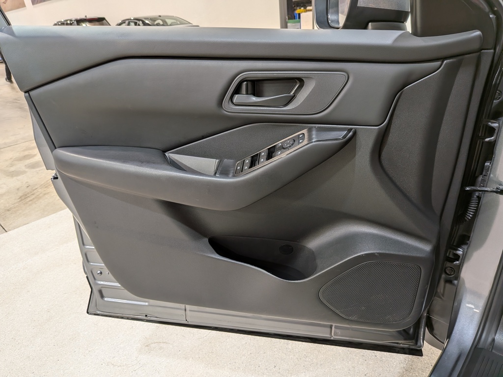 Nissan Rogue 2024