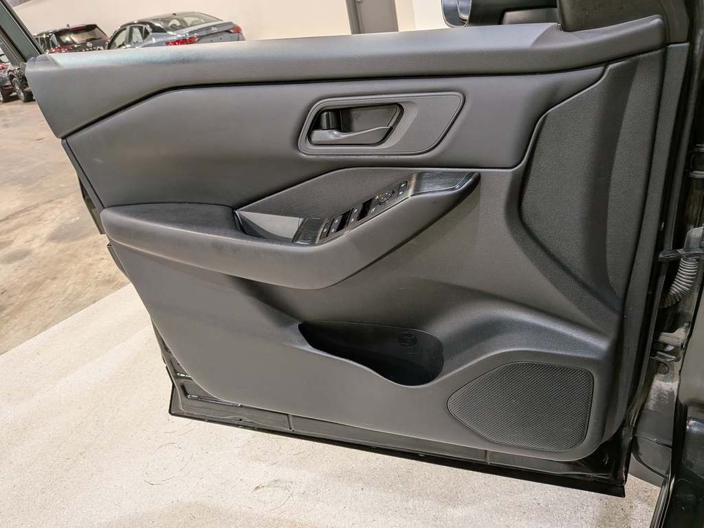 Nissan Rogue 2024
