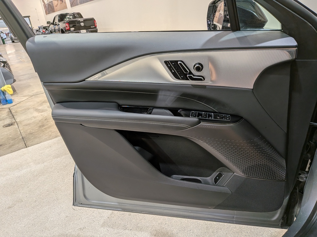 Cadillac LYRIQ 2024