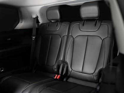 used 2023 Jeep Grand Cherokee car, priced at $33,900
