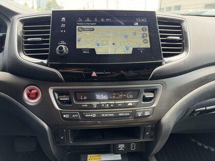 used 2022 Honda Pilot car, priced at $39,880