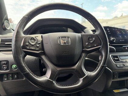 used 2022 Honda Pilot car, priced at $39,880