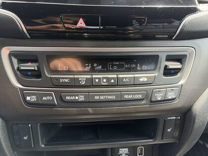 used 2022 Honda Pilot car, priced at $39,880