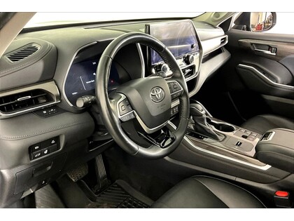 used 2023 Toyota Highlander car, priced at $51,998