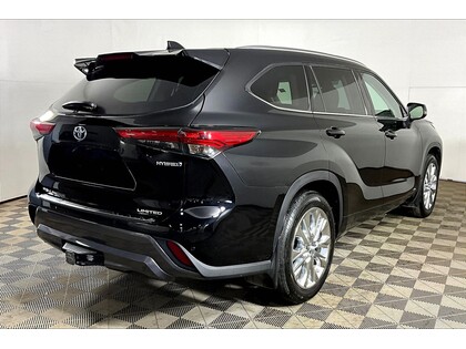 used 2023 Toyota Highlander car, priced at $51,998