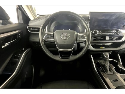 used 2023 Toyota Highlander car, priced at $51,998