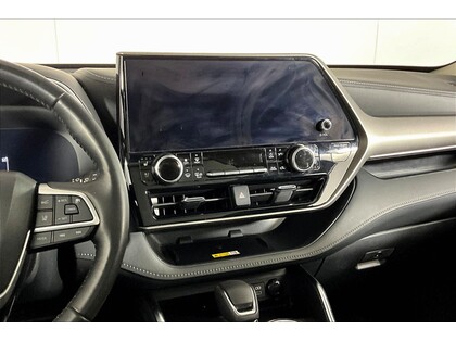 used 2023 Toyota Highlander car, priced at $51,998